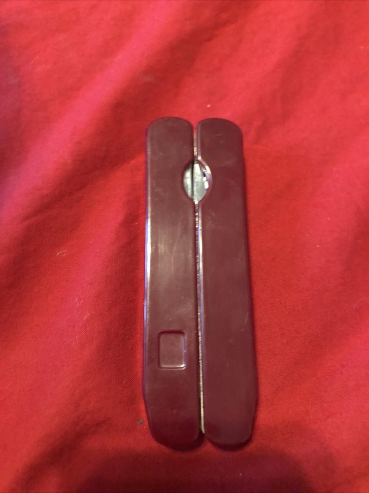 Red Lifelong Multi-Tool w/case