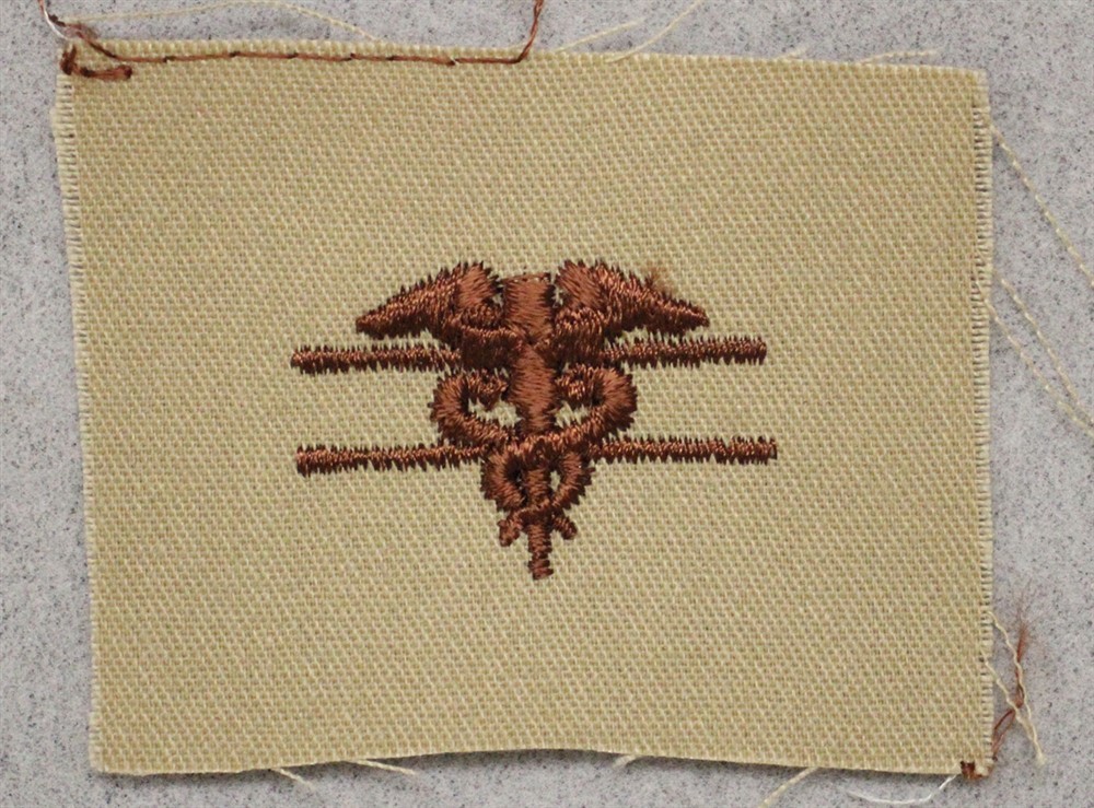 Army Cloth Badge: Expert Medic - brown on tan
