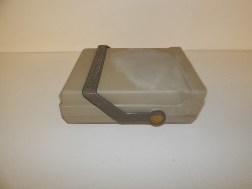 TENMA MODEL 72-380 Digital FUNCTION GENERATOR / FREQUENCY COUNTER (IWJ42)