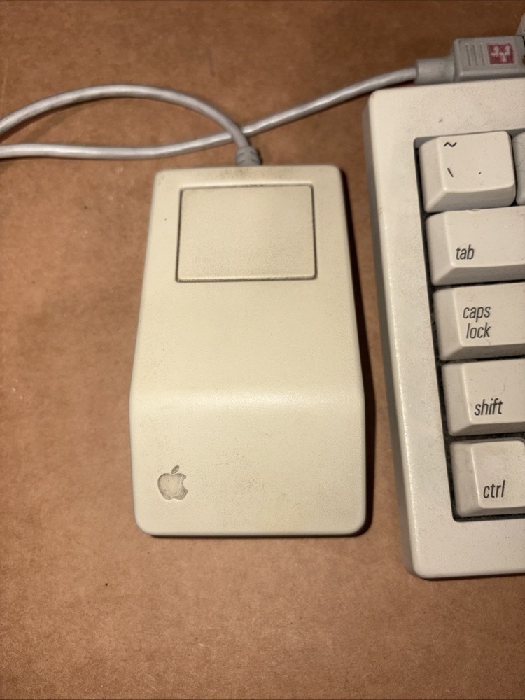 Apple Macintosh Classic M0420