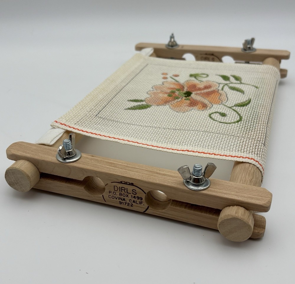 DIRLS Needlework Embroidery Wood Scroll Frame w/ Flower Pattern & Yarn 11"x6"