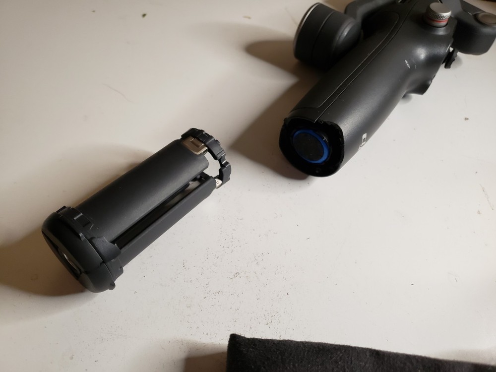 DJI Osmo Mobile 7P Smartphone 3-Axis Gimbal Stabilizer - BROKEN STAND, NO CABLES