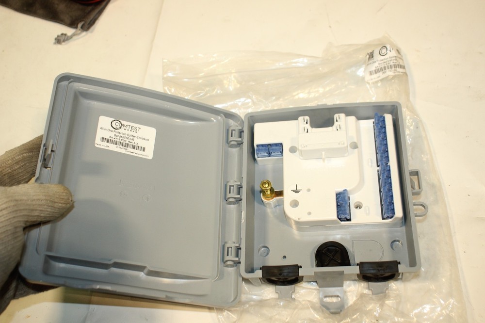 Comtest Networks All in One Protection Splitter Enclosure SA-4715-E301