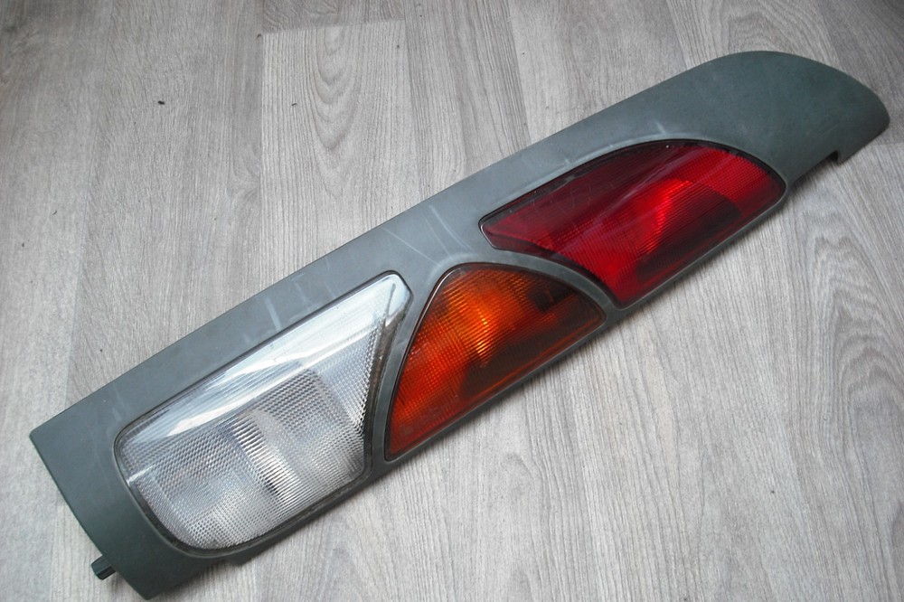 RENAULT KANGOO VAN REAR LIGHT  LEFT  SIDE   1998-2001