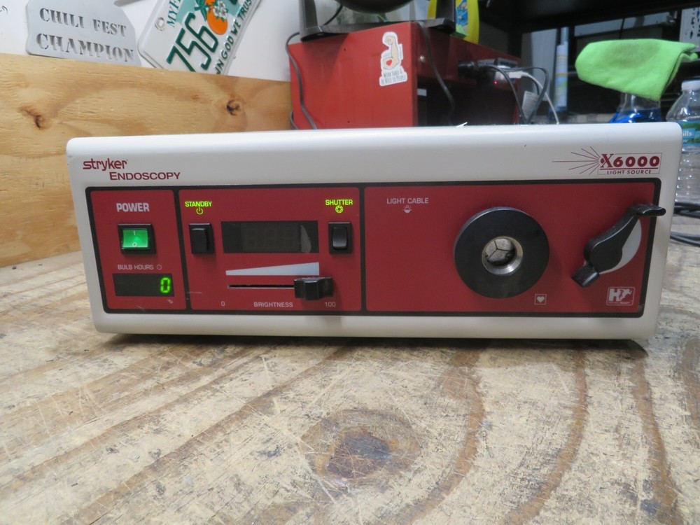 Stryker Endoscopy x6000 Light Source 220-185-000