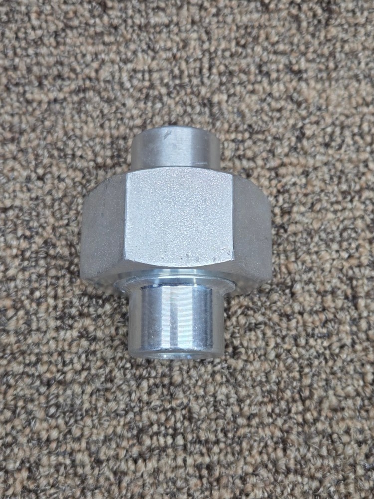 NOV 1/2" 12500 CWP FIG 300 Threaded Union Fitting Adapter