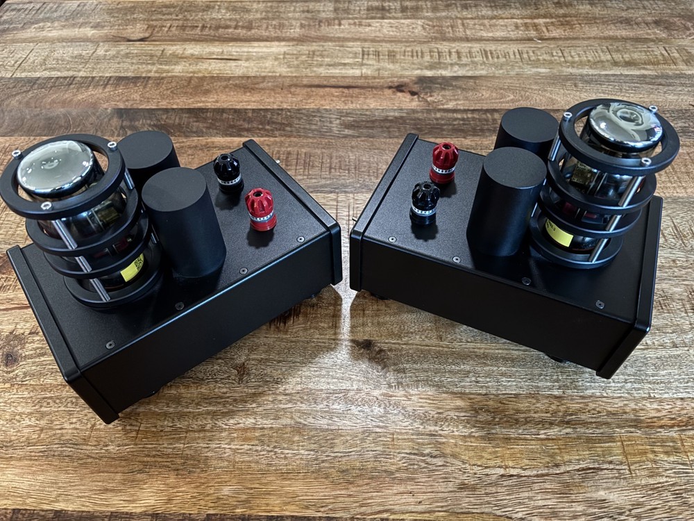 AGD AUDION USED MK III Pair Black