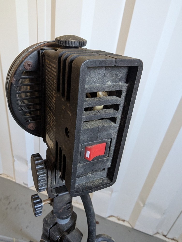 Lowel ViP System Pro Light (with stand) comes as a pair (2)