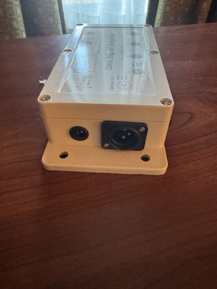 DMX Signal Amplifier 8 Channel