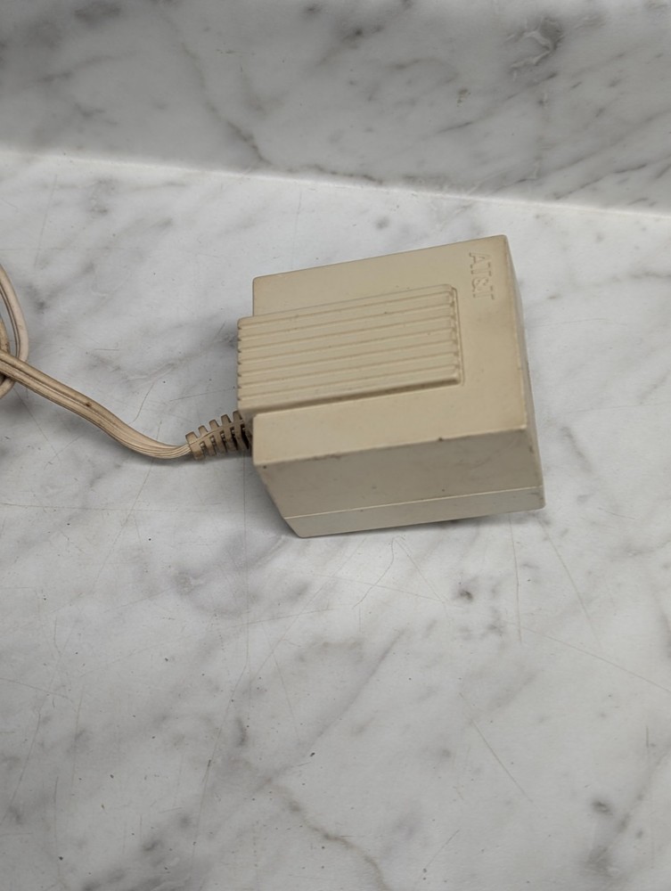 AT&T 1710 Tapeless Digital Telephone Answering System Message Machine