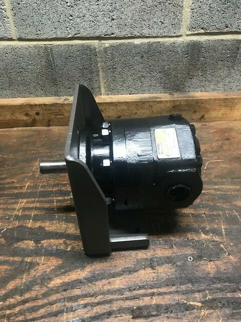 Hydraulic Motor Pump Mount Bracket SAE B 2 bolt or 4 Bolt