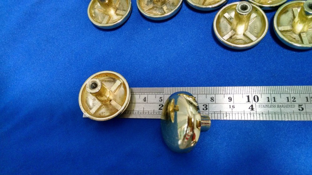 USED 16 PCS Drawer Pulls BRASS KNOBS 1 1/4" X 1" & SCREWS HARDWARE VINTAGE HAV