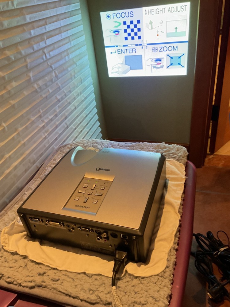 Sharp XR-30X DLP Multimedia Notevision Projector bundle TESTED