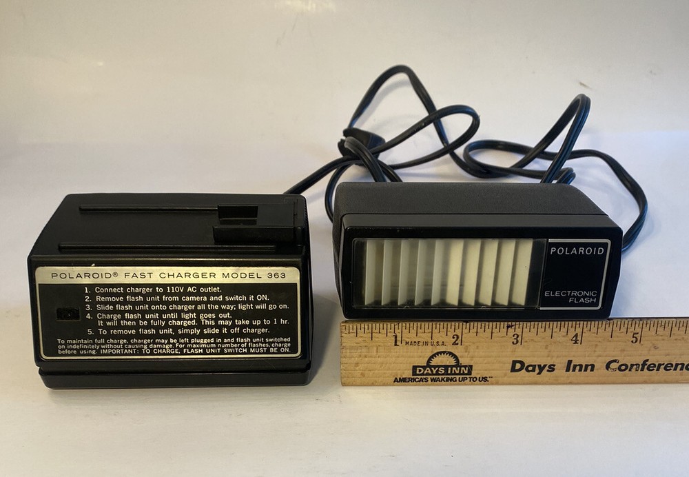 POLAROID ELECTRONIC FLASH AND FAST CHARGER MODEL 363