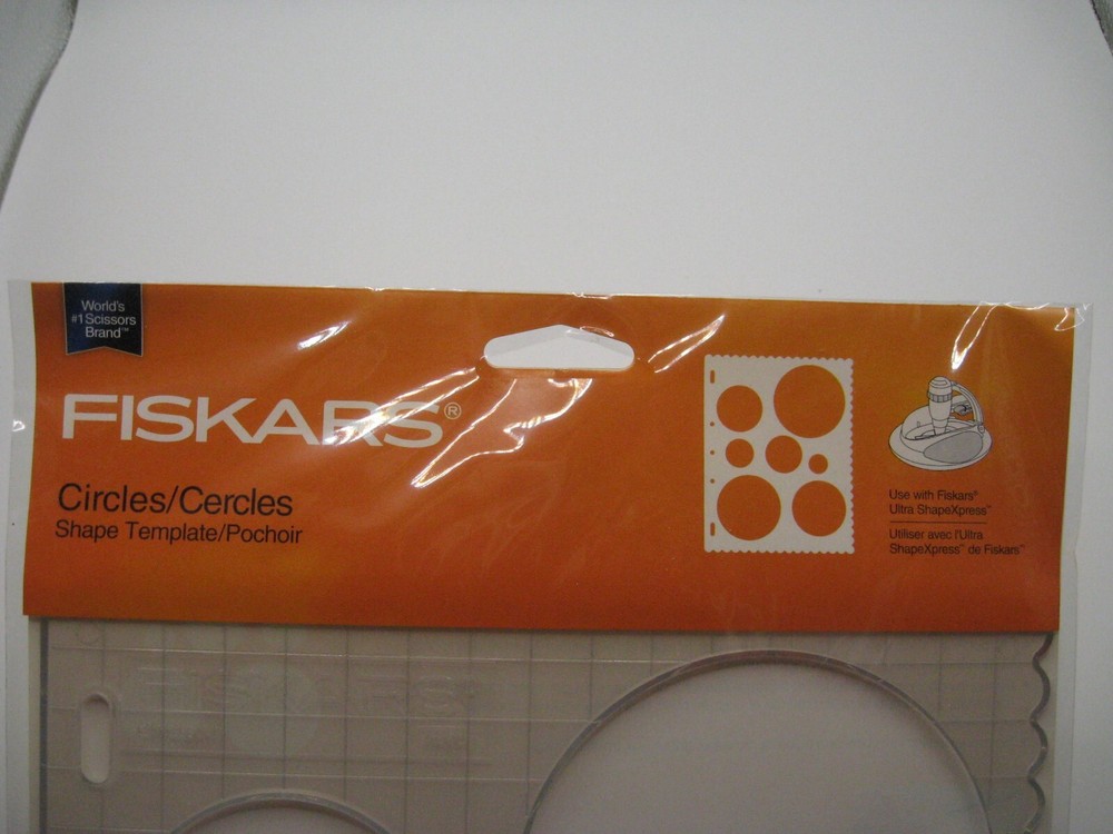 Fiskars Template Circles 1, Scallop Edge 4850