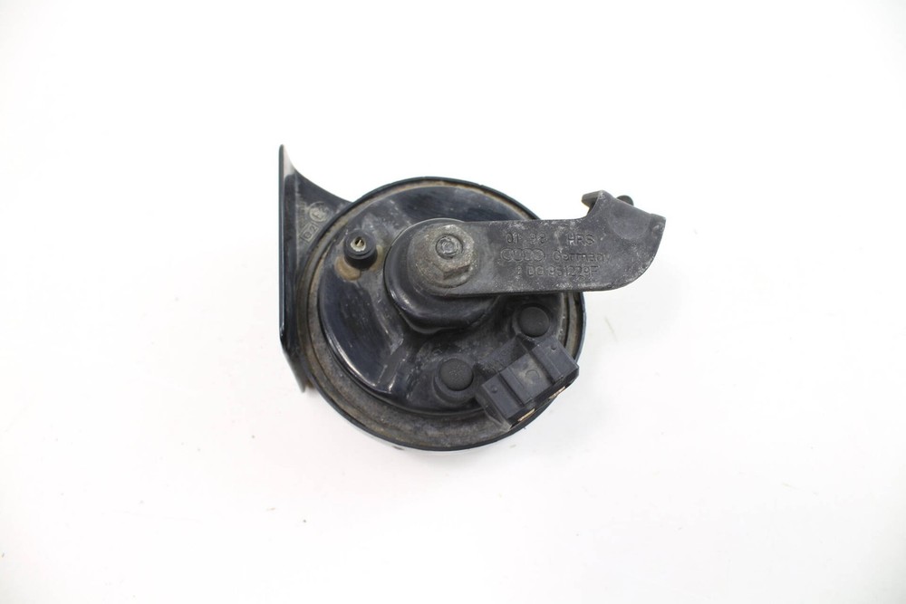 2000-2002 AUDI S4 - HORN - LOW TONE / Frequency 4B3951221
