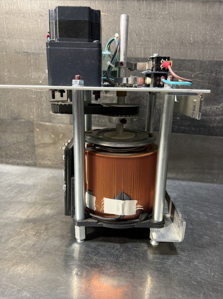 Nos Surplus Staco industrial variable motorized transformer model 30m1010b