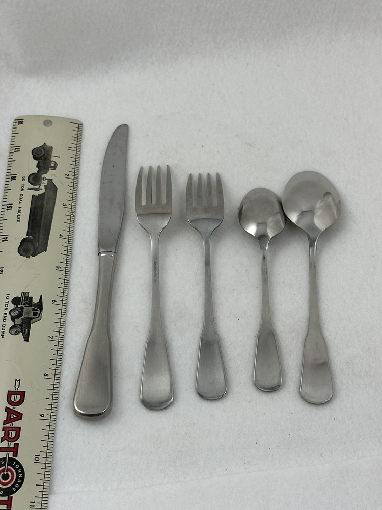 SSS BY ONEIDA STAINLESS SATIN SILVERWARE COLONIAL BOSTON PATTERN 5 PIECE SET