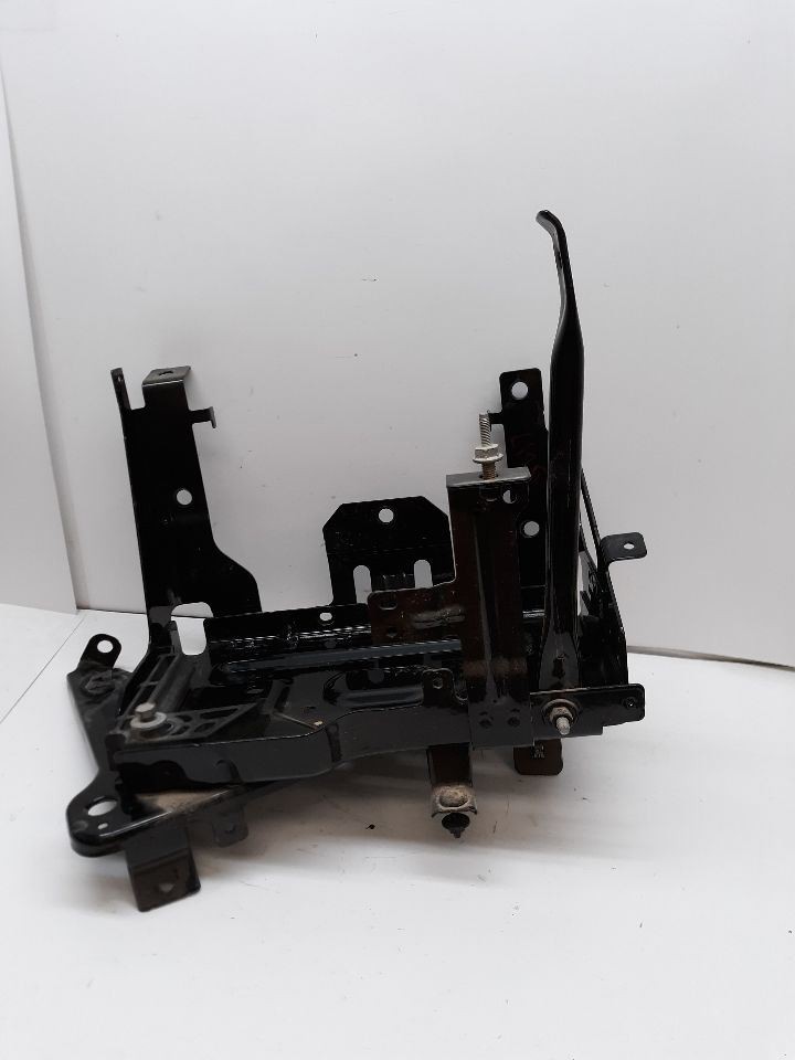 20-23 SILVERADO 2500 RIGHT PASSENGER SIDE BATTERY TRAY