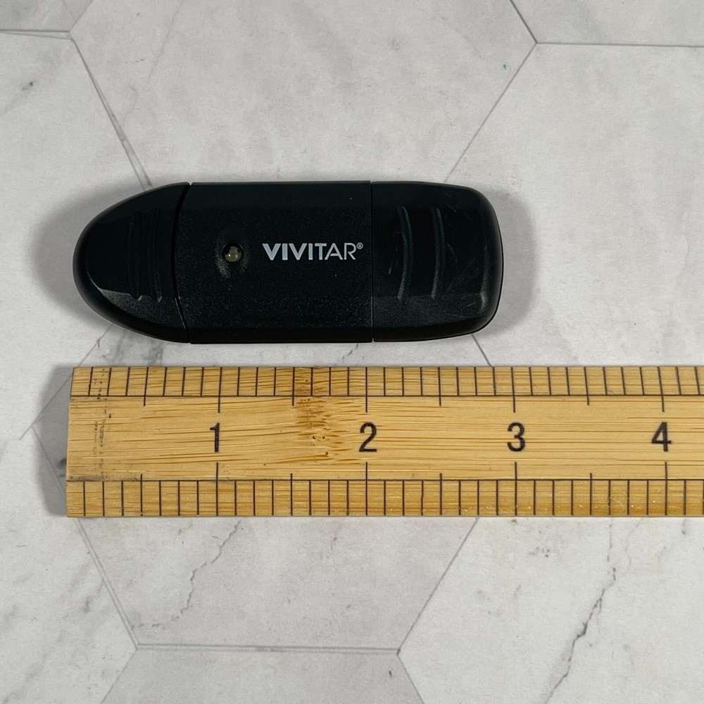 Vivitar High Speed USB 2.0 PC MAC Plug and Play SD/SDHC Memory Card Reader