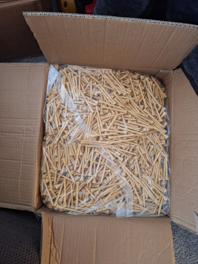 200  2 3/4" Wood Tees