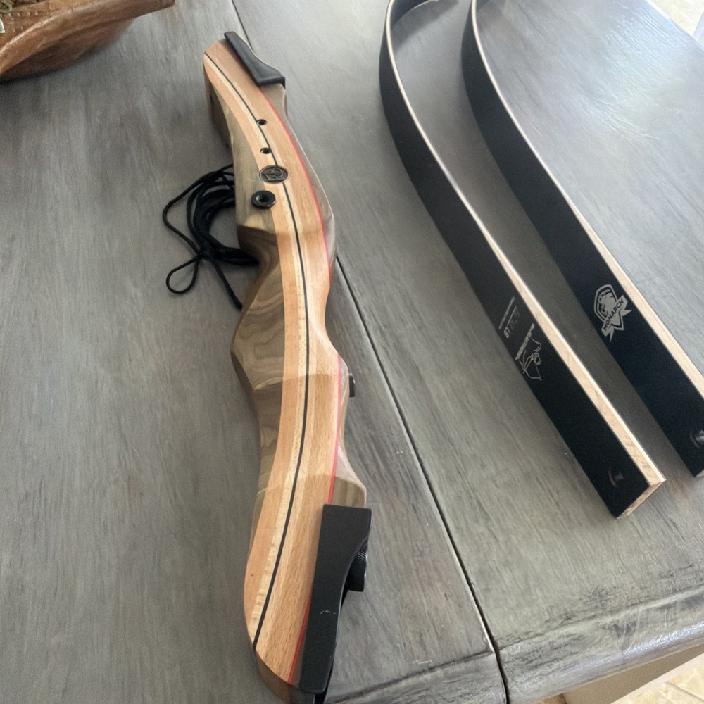 Fleetwood Monarch 62" 29# Recurve Bow Includes String