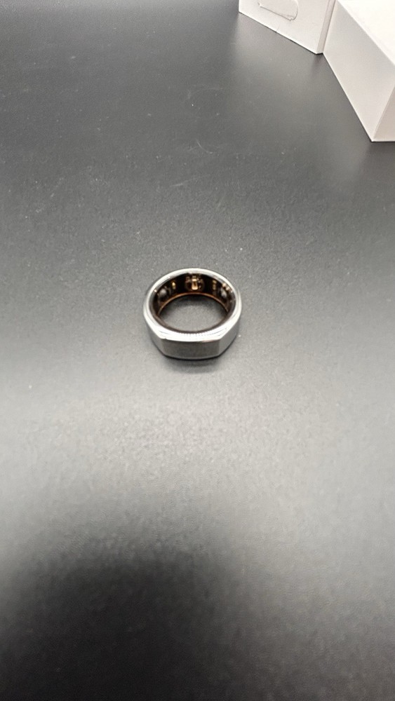 Oura Ring 4 - Silver - Size 7 - Smart Ring-Brand New/Open Box (Read Description)