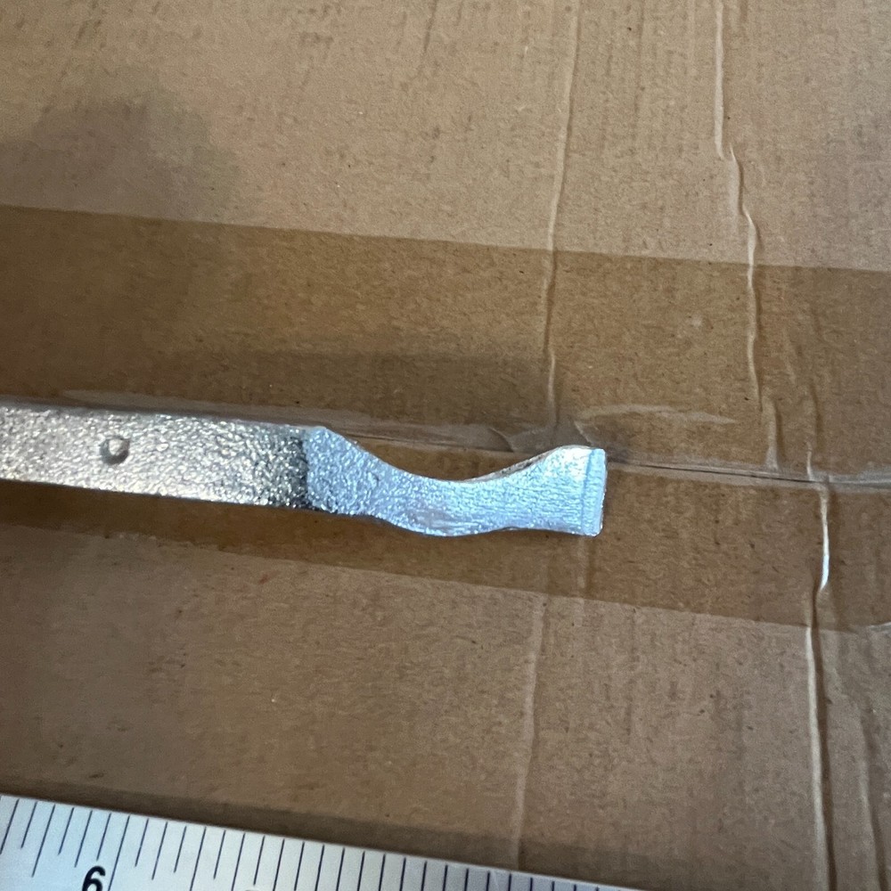 Gem OEM No. 25239 Construction Prying Bar Wavy 8"