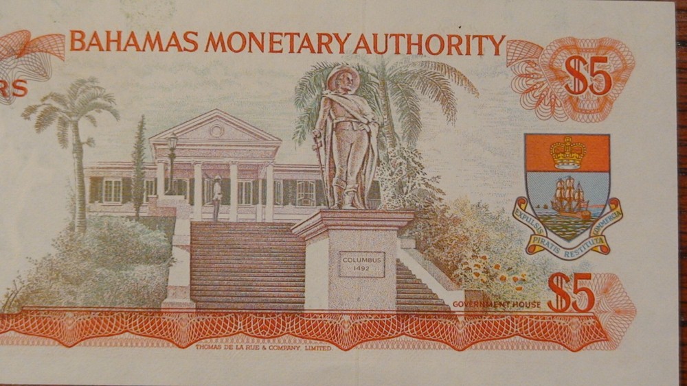 1968 FIVE DOLLARS BAHAMAS MONETARY AUTHORITY CRISP UNC Note $5.00 Bill!