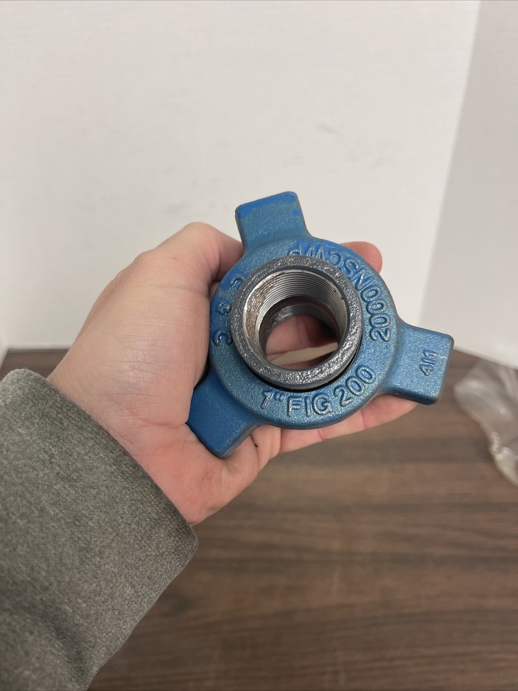 1” Figure 200 HB Union Complete THD