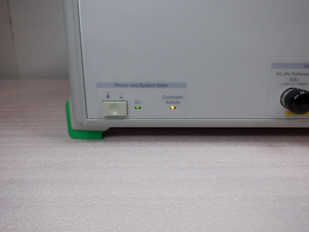 ANRITSU MT8860C WLAN TEST SET (OPTIONS 14 & 17)