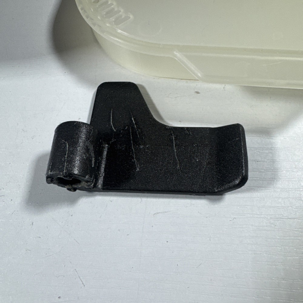 Toastmaster Bread Maker Model 1189s Bread Pan & Paddle Parts And Plastic Cover