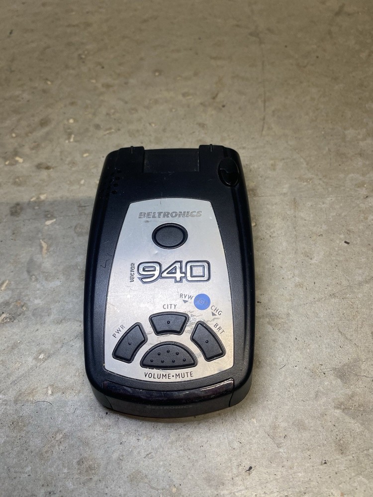 Beltronics Vector 940 Radar Detector- with cord