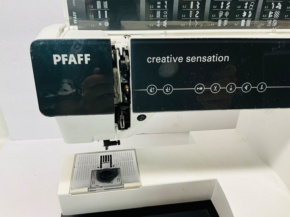 PFAFF Creative Sensation AS IS Powers ON Then OFF Read