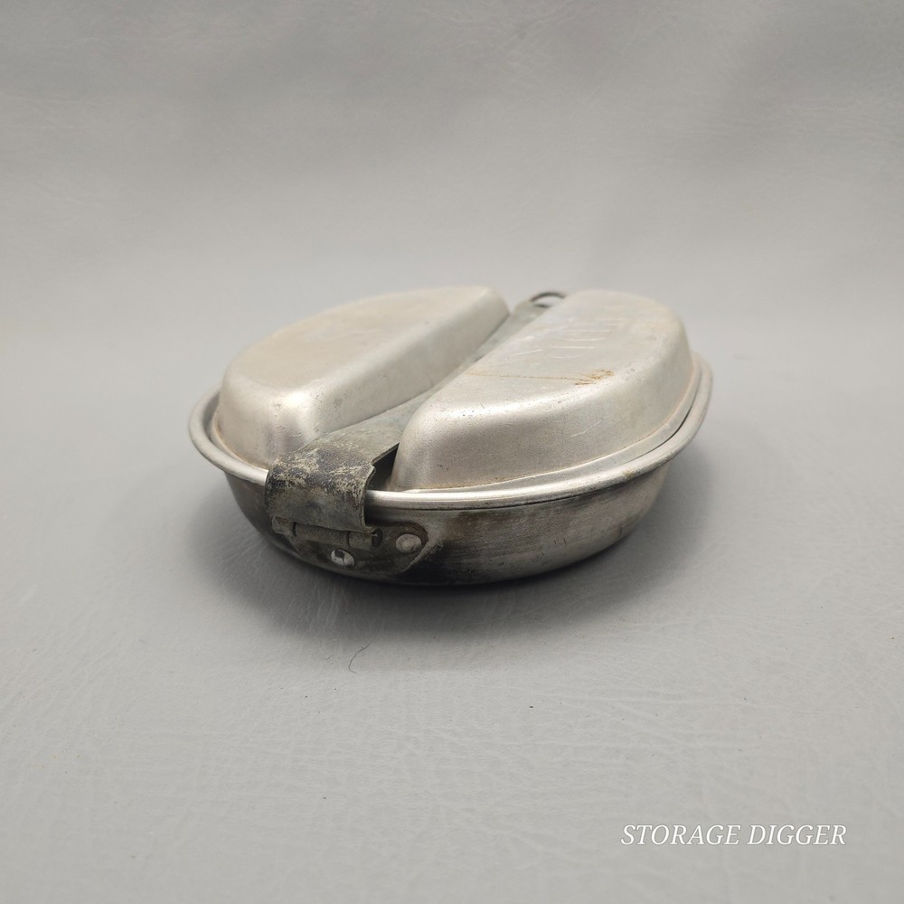 Vintage US Army Mess Kit WWII 1945 Cooking Pan And Plate, Original Issue