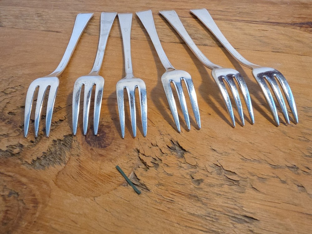 6 IS Gramercy Pattern Silverplate Cocktail Forks VICTORS. CO. AI