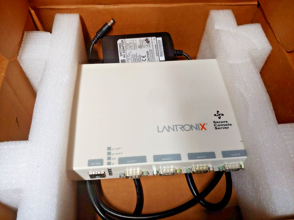 LANTRONIX SCS400 Secure Console Server New in Box