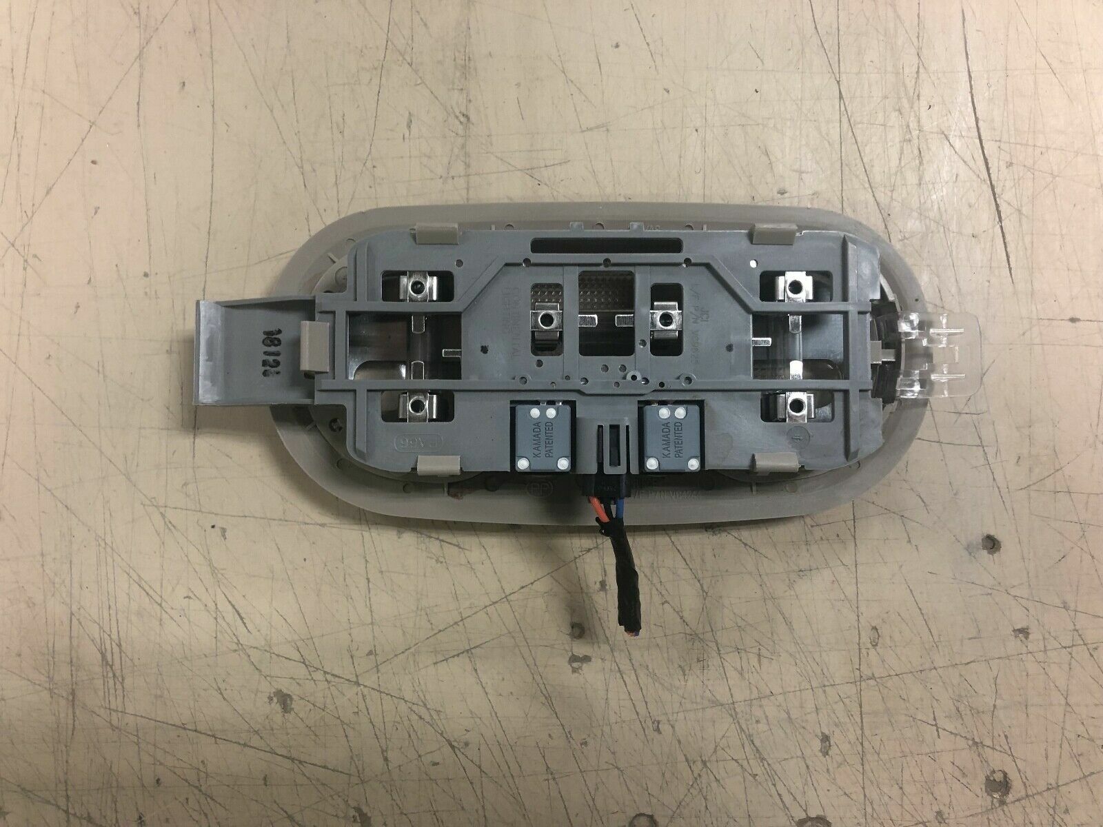 New 2003-2024 Chevy Express/GMC Savanna Passenger Van Neutral Dome Light VC4244