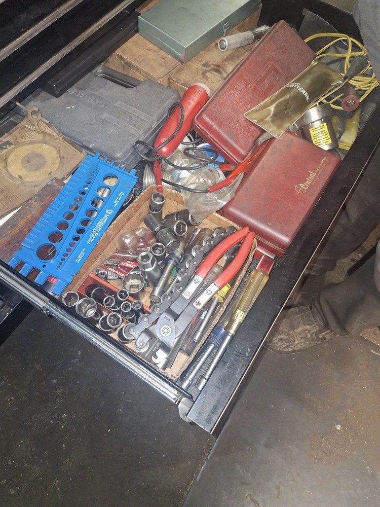 Snap on Tool Box 11 drawer FILLED WITH TOOLS