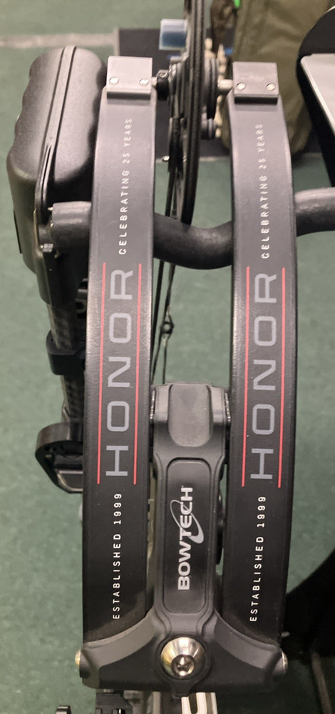 Bowtech Honor 25th Anniversary RH 70# Full Package