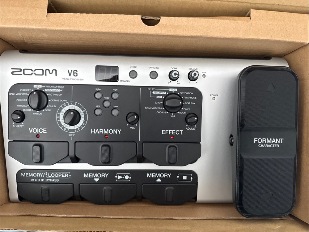 ZOOM V6-SP Vocal Processor ( The Version Without The Microphone) Used Great