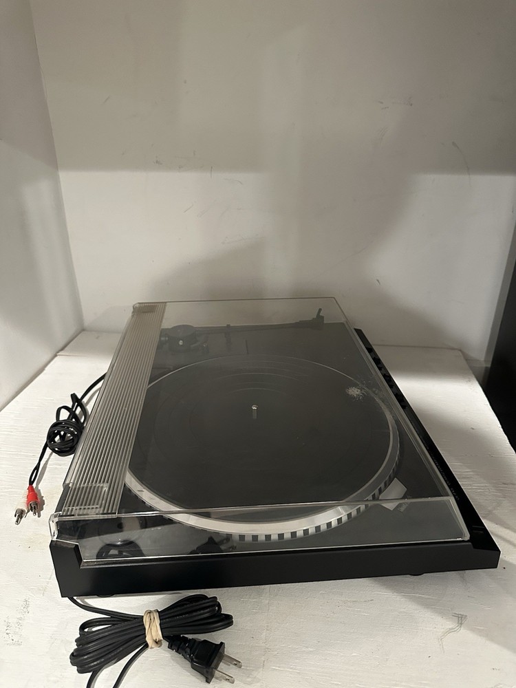 Serviced JVC QLFX5b Turntable