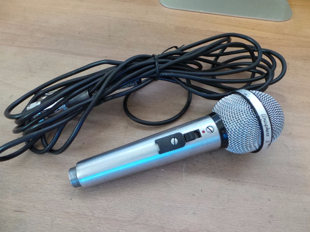 NICE  SHURE 585SA Unisphere A Unidirectional Dynamic Microphone Mic w Cable