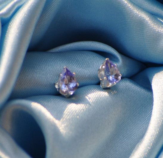 ONE PAIR 6mm x 4mm PEAR SHAPED TANZANITE .925 STERLING SILVER STUDS