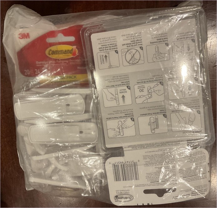 Command™ Medium Utility Hooks, Mega Pack, 2 Packs of 20 Hooks