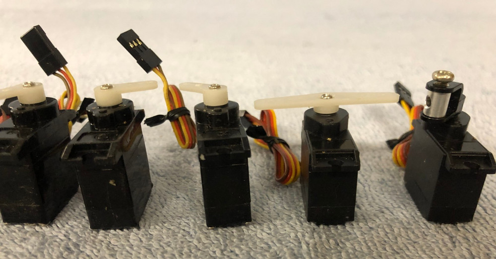 7ea Micro Servos With Universal (JR) type connectors