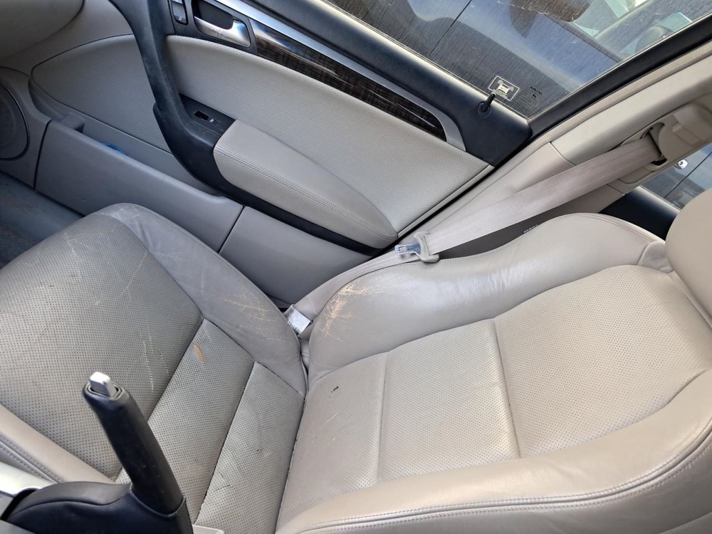 TL 2007 Glove Box 4858703