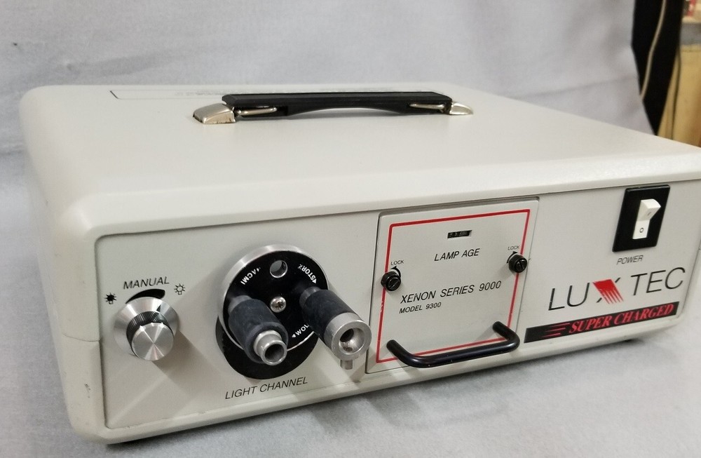 LUXTEC XENON SERIES 9000 MODEL 9300 LIGHT SOURCE SUPER CHARGED