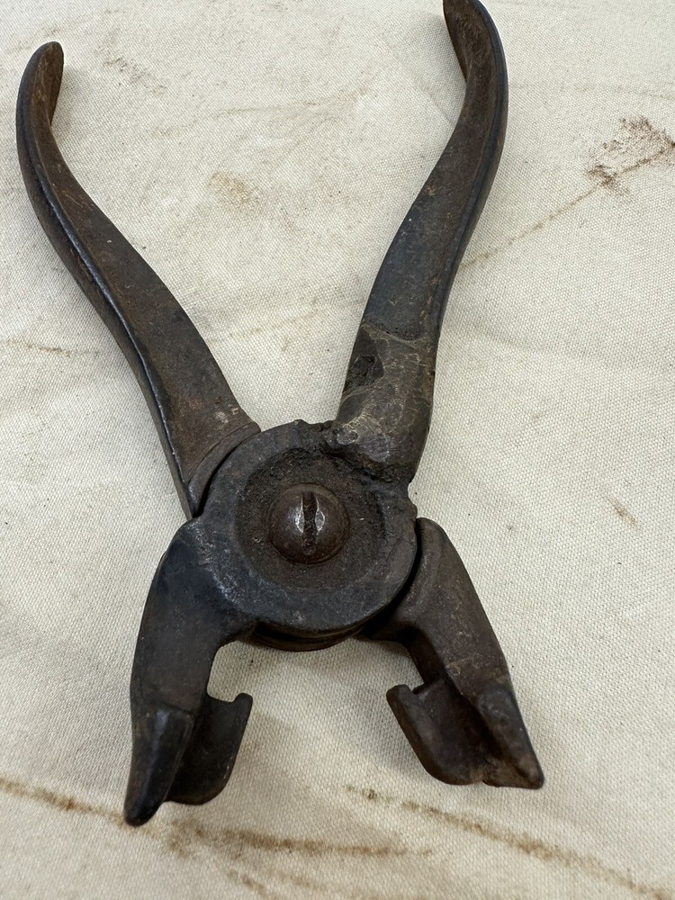 Vintage HOG RING Pliers?