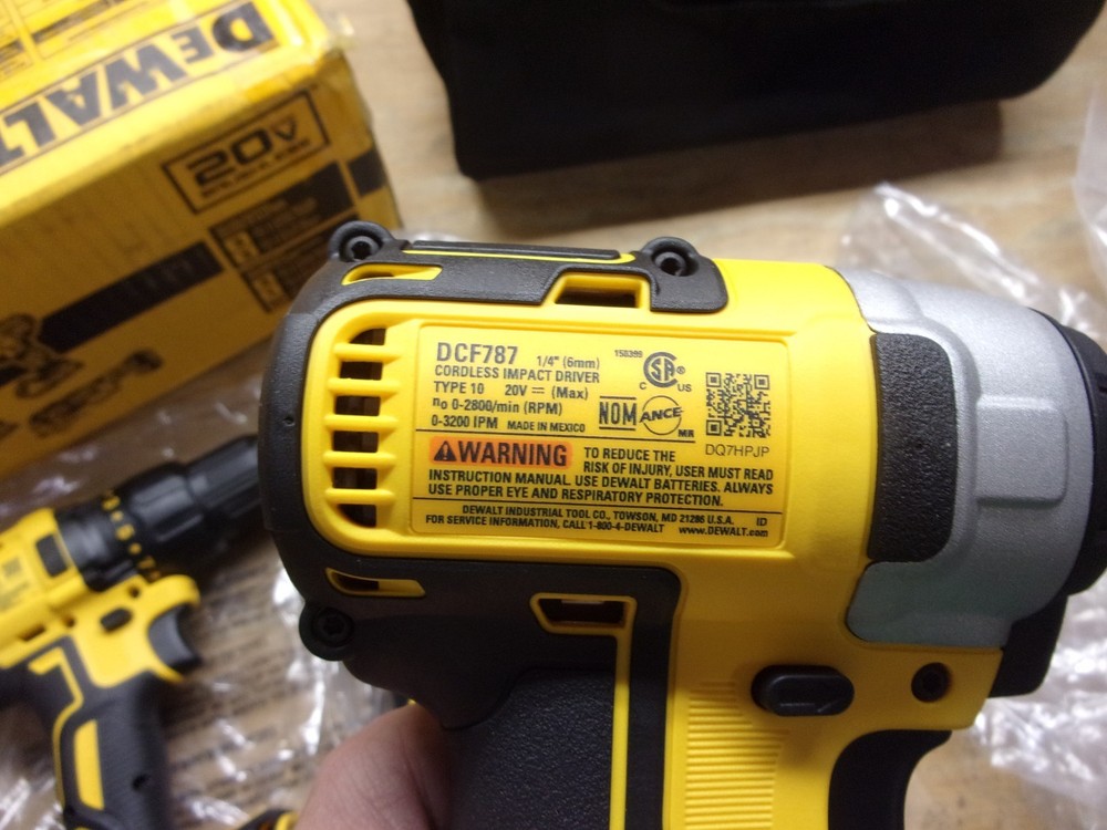 DEWALT 20V 3 TOOL SET-1/2 DRILL, 1/4" IMPACT DRVR, OSC. MULTI TOOL # DCK379D2 ..